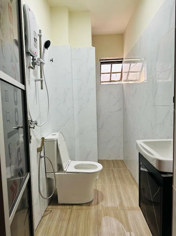 The Explorers Guesthouse And Hostel Kuala Lumpur 0*,